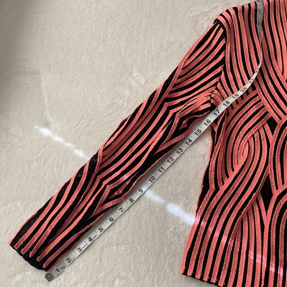 Alexandra Rosati zip front shirt, 10 black and salmon pink - Picture 3 of 8